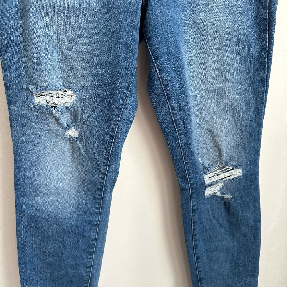 Universal Thread Distressed High Rise Skinny Jeans Size 8 - Picture 3 of 8